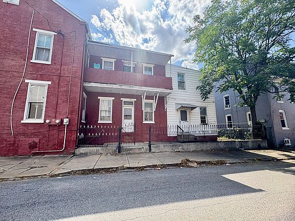 3rd image of 551 W Philadelphia St Unit 1