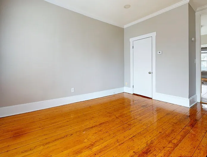 3 bed, 1000 sqft, $2,395 — Photo 2