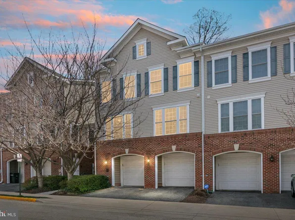 7123 Mason Grove Ct, Alexandria, VA 22306