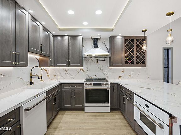 5th image of 8043 W TUCKEY Lane