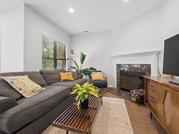 4th image of 6348 N Magnolia Ave #3