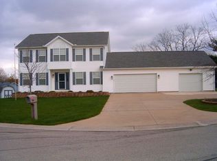1460 Silver Lake Dr, Bucyrus, OH