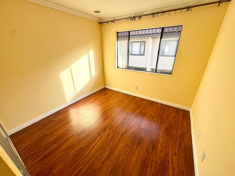 196 N Marguerita Ave — Photo 15