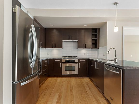 4th image of 14200 Riverport Way #302