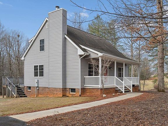 2nd image of 2064 Parker Rd