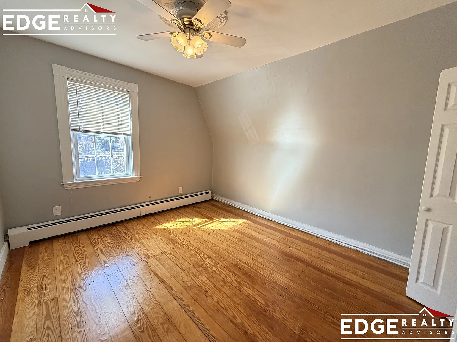 4 bed, 2000 sqft, $4,400 — Photo 3