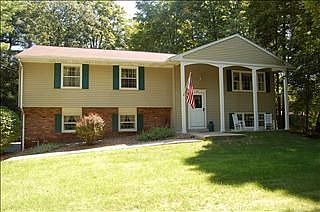 2nd image of 4 Hudson Dr