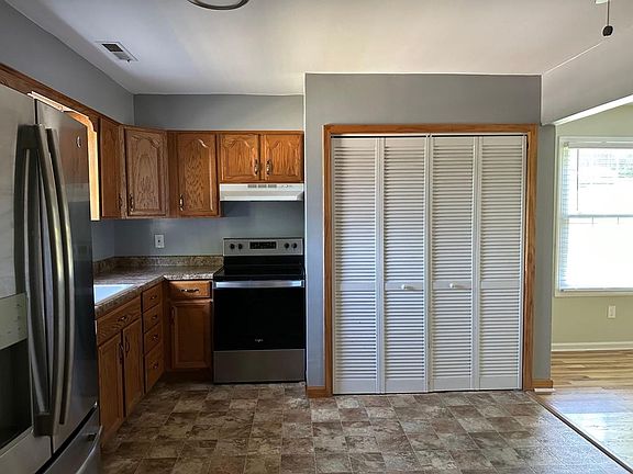 2nd image of 122 Dalewood Ave