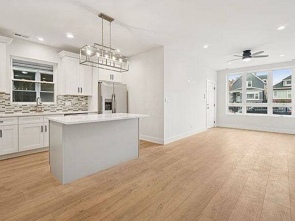 5th image of 630 N Long Ave #201