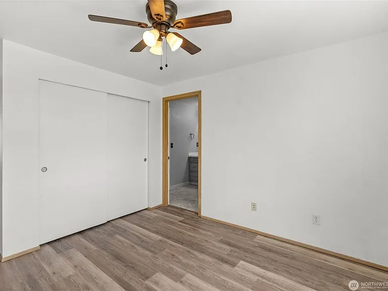 16602 Greenleaf Ave SE — Photo 10