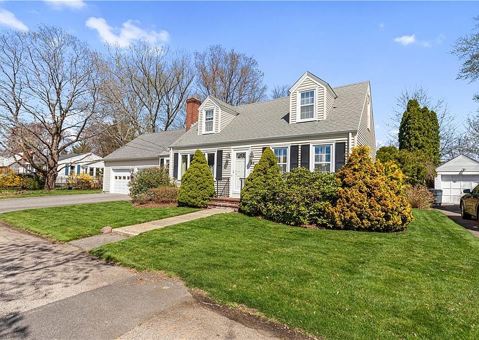 1st image of 55 Lindy Ave