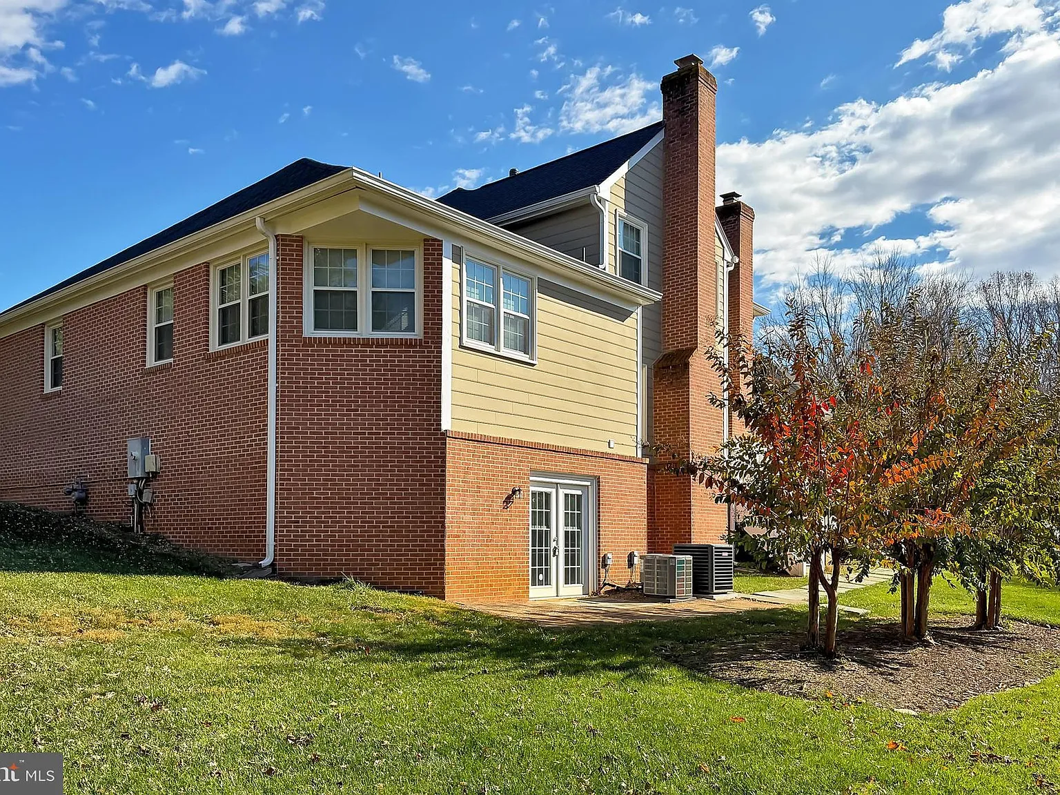 1 bed, 1.0 bath, 6822 sqft, $3,300 — Photo 2