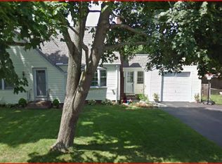 6 Tucker Rd, Smithfield, RI 02828