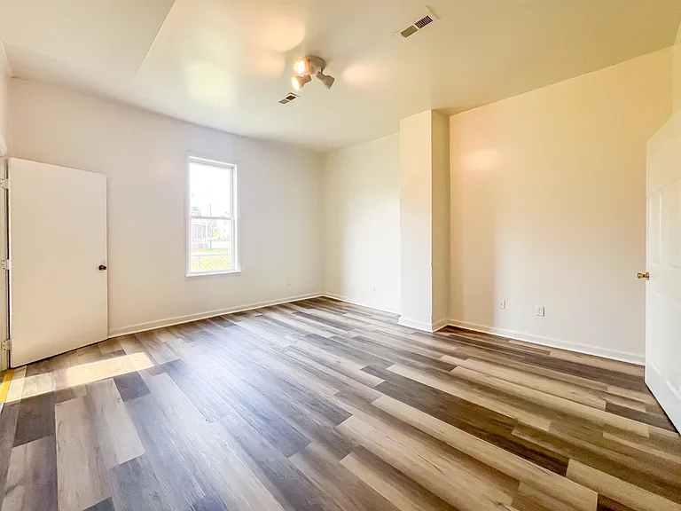 608 Halifax St — Photo 10