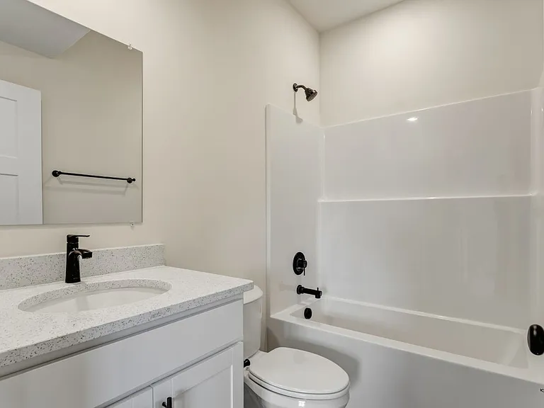 19 Carol St — Photo 8