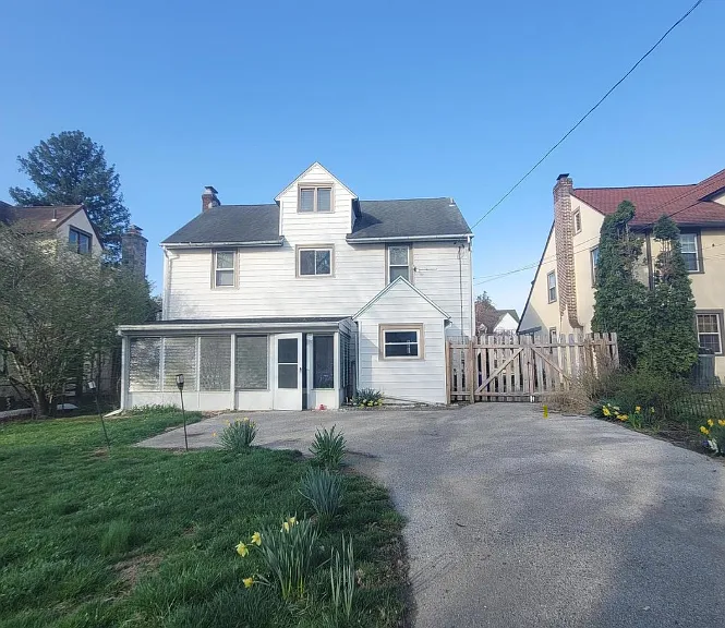 1005 Drexel Ave — Photo 2
