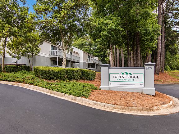 Entrance of Forest Ridge apartments