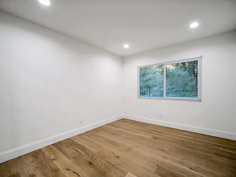 4732 Del Moreno Dr — Photo 24