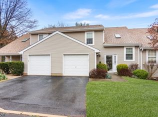 56 Devonshire Dr, Somerset, NJ 08873