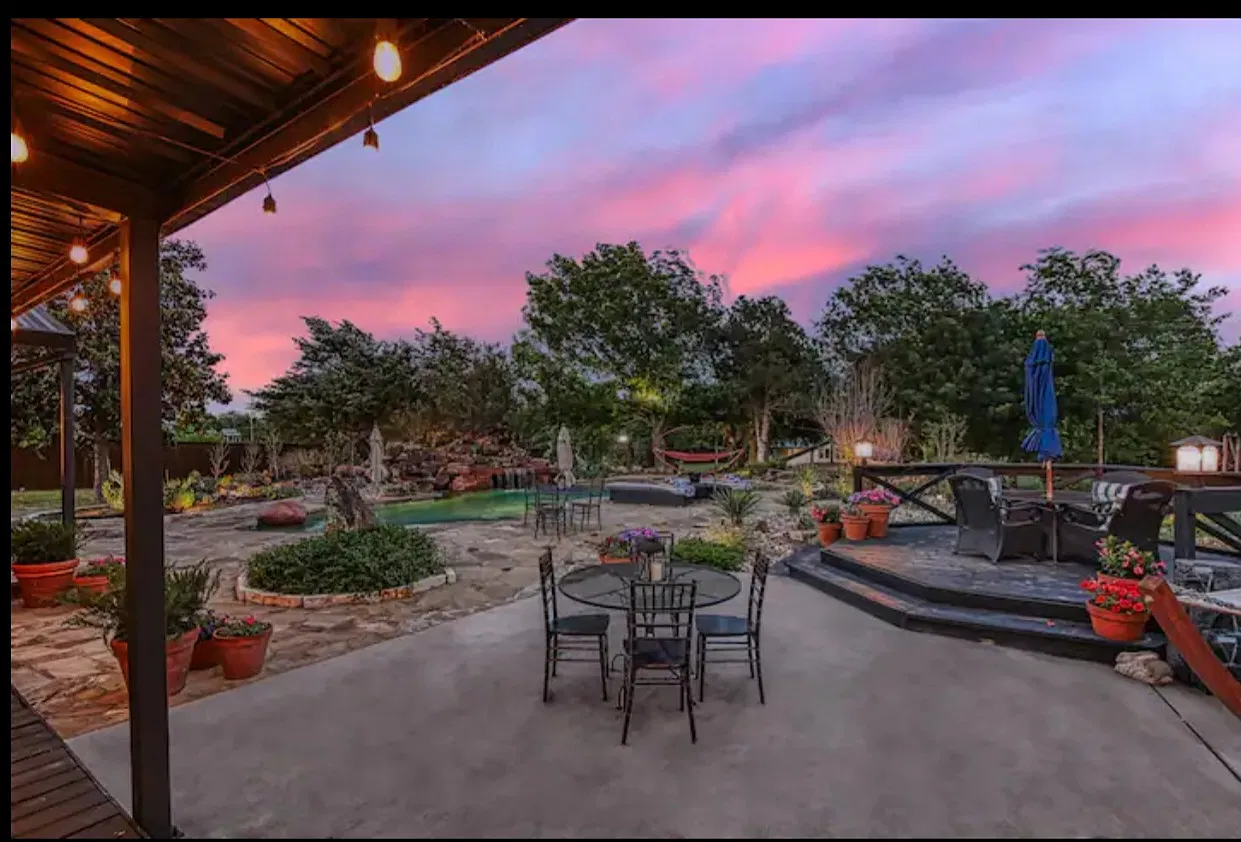 3 bed, 2315 sqft, $5,400 — Photo 3