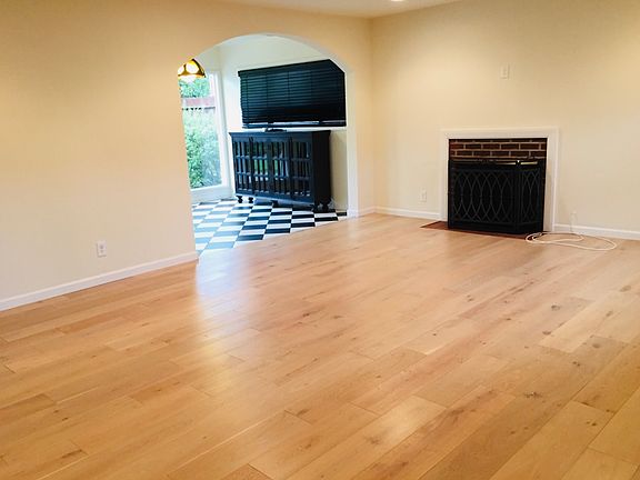 5th image of 312 Hiller St