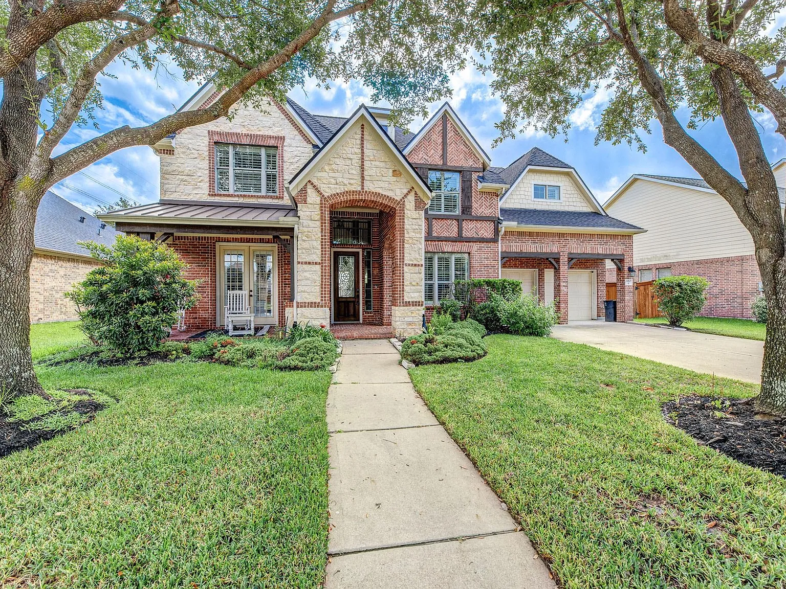 4 bed, 3.5 bath, 3772 sqft, $4,000 — Photo 2