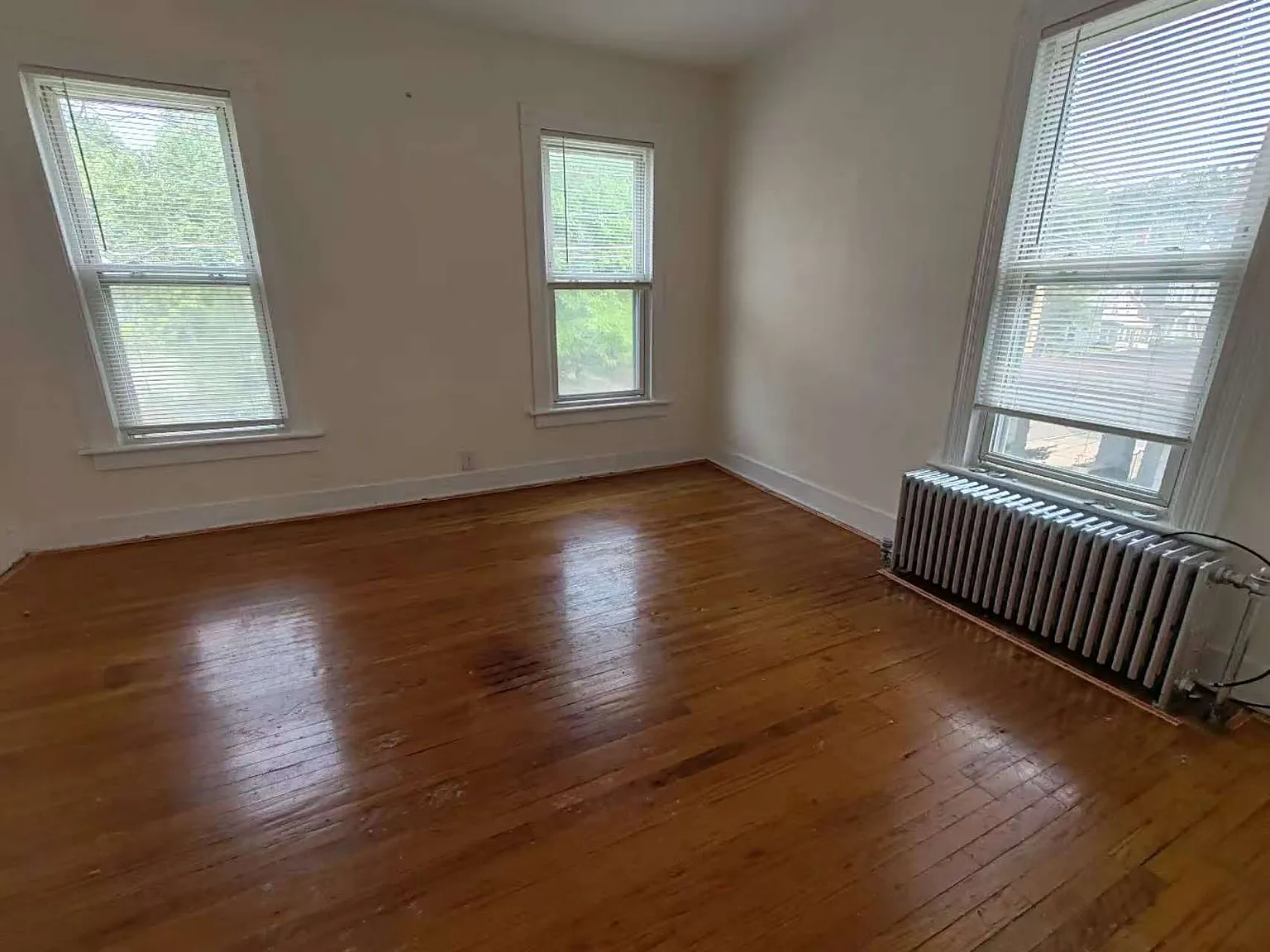 3 bed, 1100 sqft, $1,250 — Photo 3