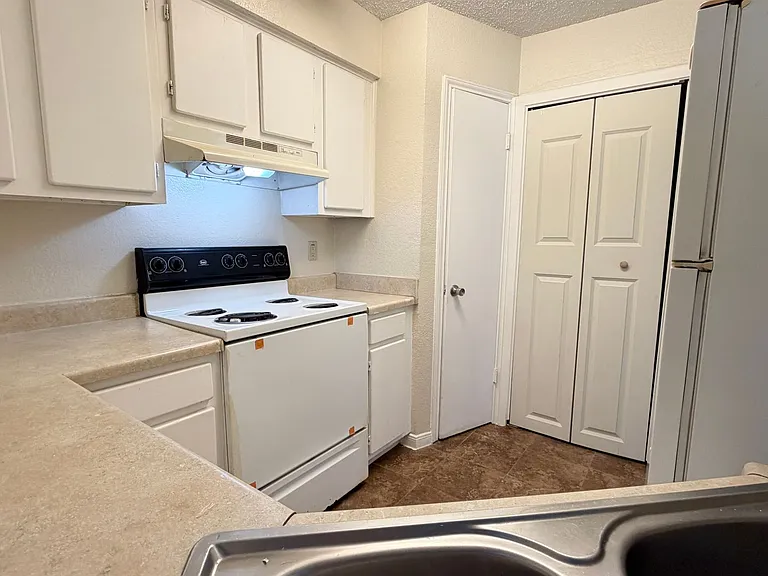 1703 Horseshoe Cir — Photo 4