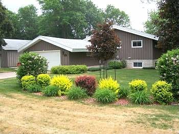 1st image of 981 Wellington Ct