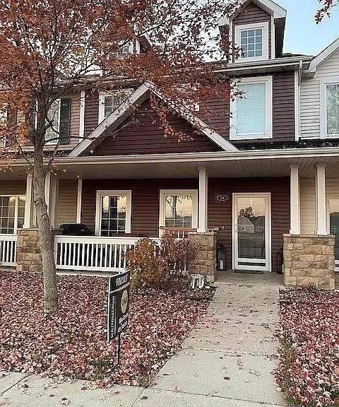 286 SE Booth Ave — Photo 1