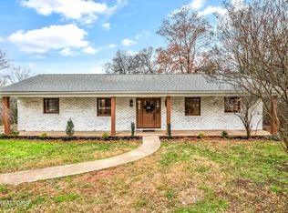 609 Coventry Rd, Knoxville, TN 37923