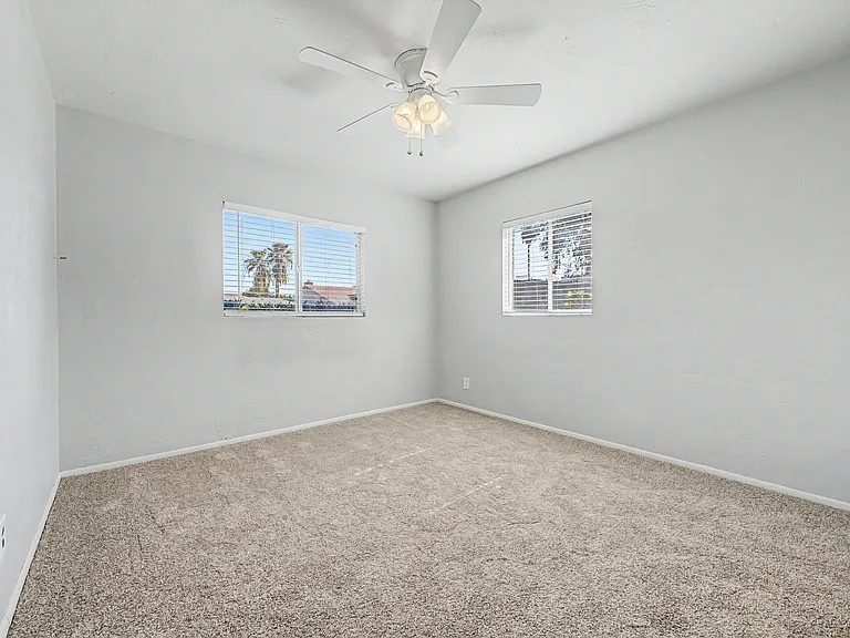 2514 E Campbell Ave — Photo 17