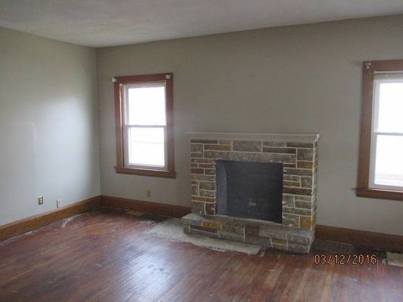 3rd image of 60 S Lakeview Ave