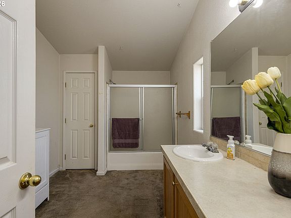 5th image of 145 Carmel Dr