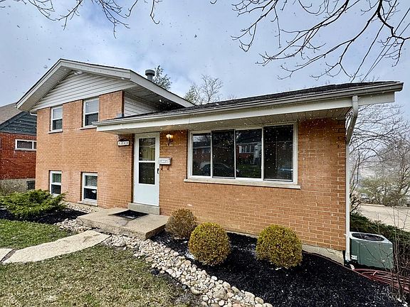 3rd image of 3260 Blueacres Dr