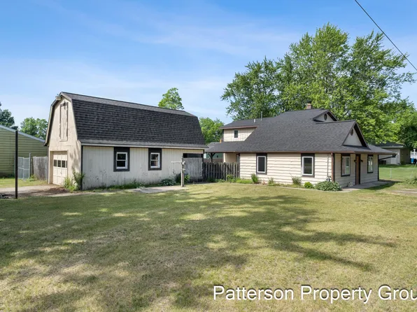 12135 Stewart St, Ravenna, MI 49451