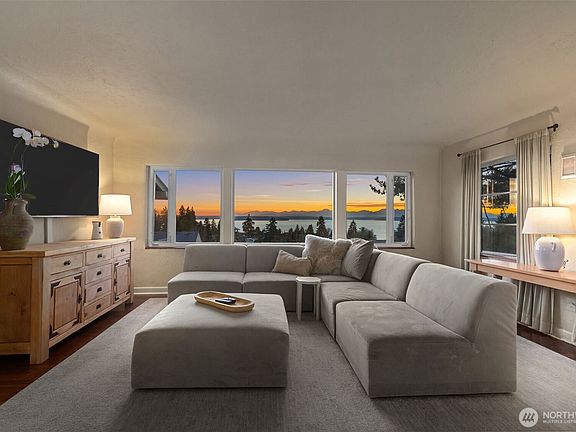 2nd image of 4411 SW Othello Street