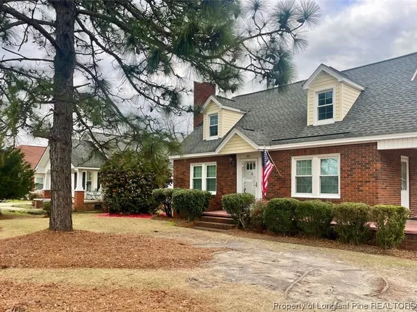 609 E 3rd St, Pembroke, NC 28372