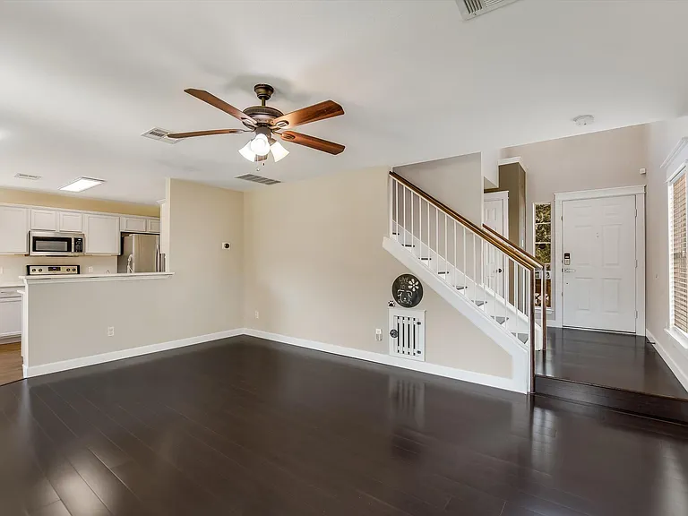12816 Thomas Jefferson St — Photo 3