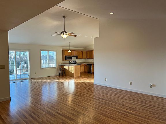 5th image of 414 Pine View Dr