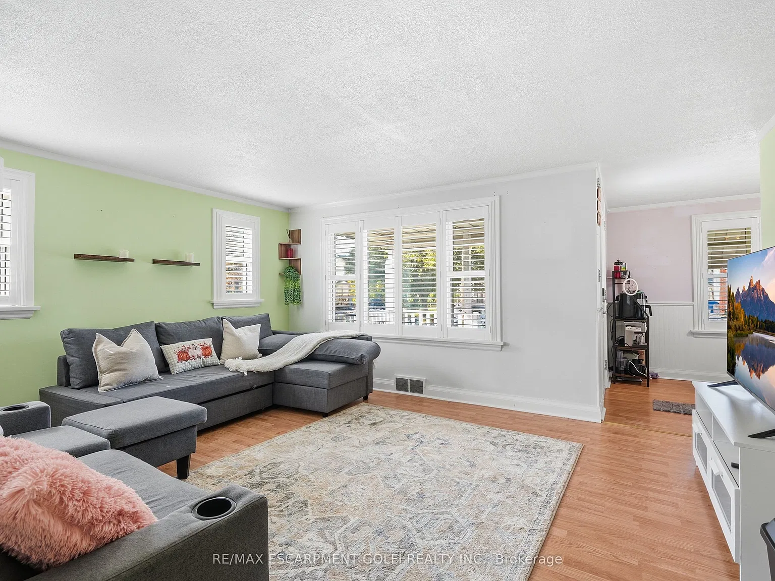 3 bed, $2,200 — Photo 3