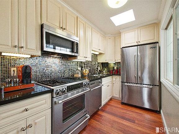 2nd image of 675 Cole St APT 6