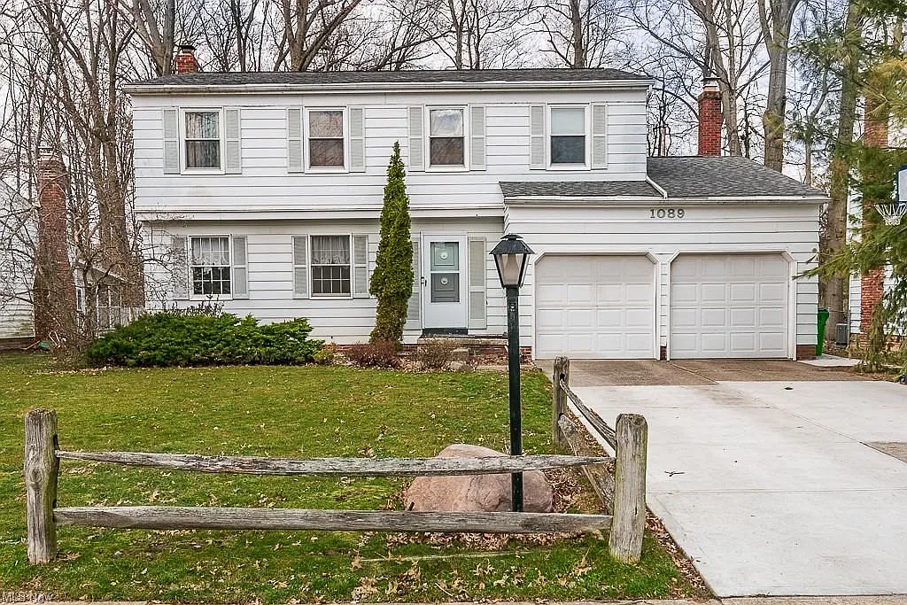 1089 Hillrock Dr photo 1