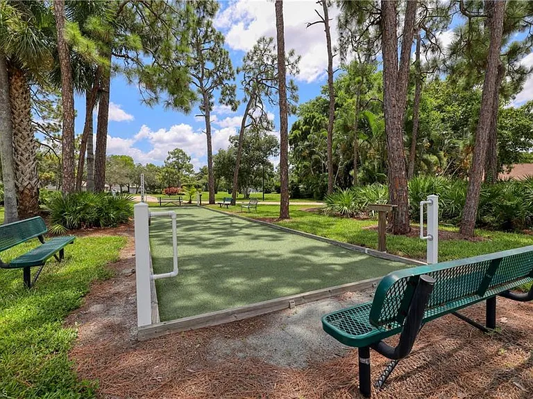 22589 Island Lakes Dr — Photo 39
