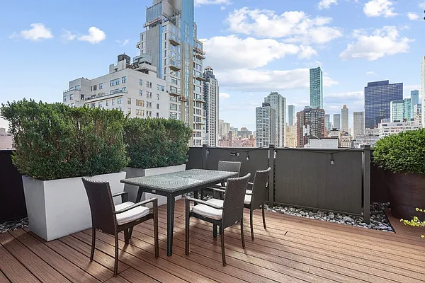 Rented by Greystar | media 8