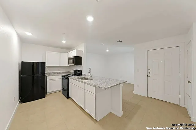 903 Canterbury #1104 — Photo 10