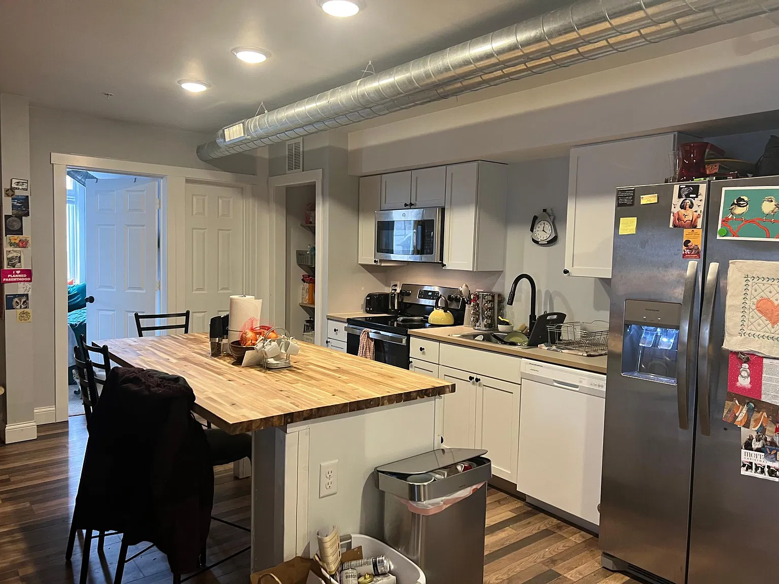 4 bed, 2200 sqft, $2,400 — Photo 3