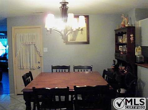 2nd image of 3023 Windmill Ln