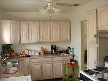 4th image of 507 Weizmann St