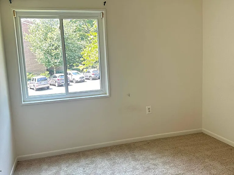 1441 Northgate Sq #12B — Photo 6